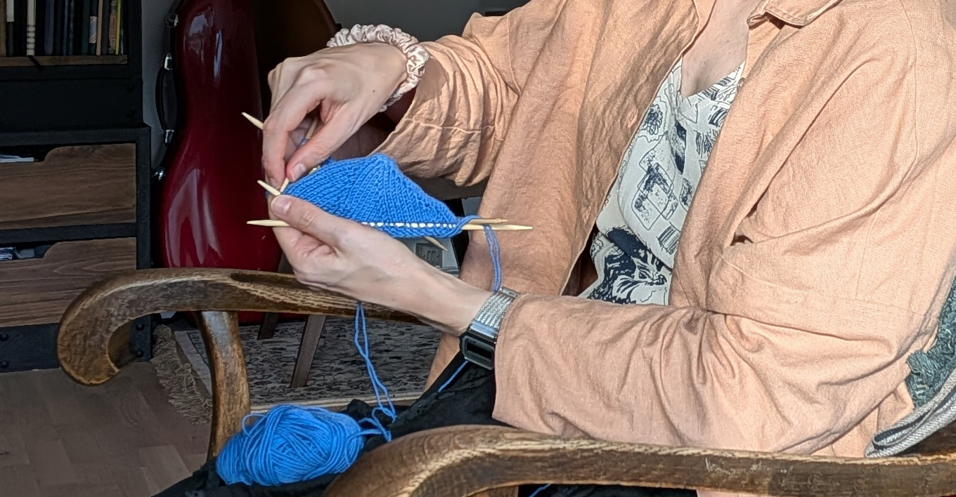 Knitting the Albert Pilot Beanie by PetiteKnit